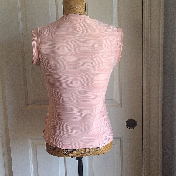 END OF SUMMER SALE! Textured TShirt - Picture 3 of 3